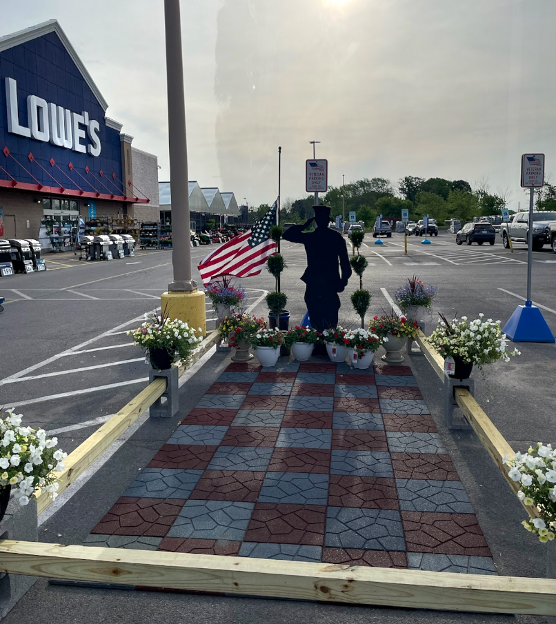 Honoring Heroes Lowe's Associates Create Inspiring Memorial Day